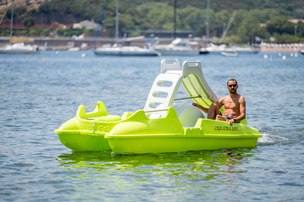 PEDAL BOAT RENTALS Activité Loisirs WATER