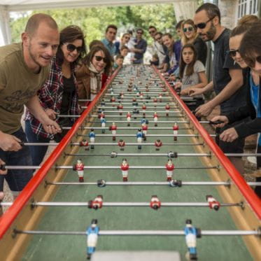 Babyfoot géant : Remportez la coupe !