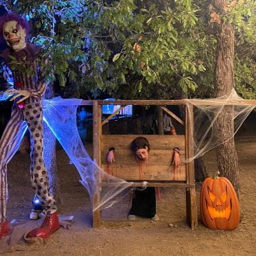 Une journée de frisson au Village de L’Horreur  !